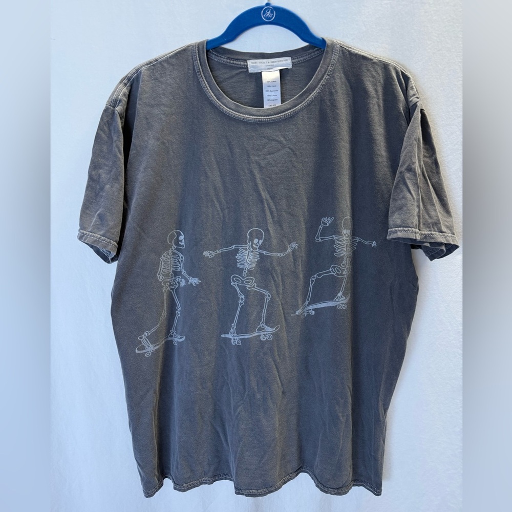 Urban Outfitters Graphic Tee women’s one size